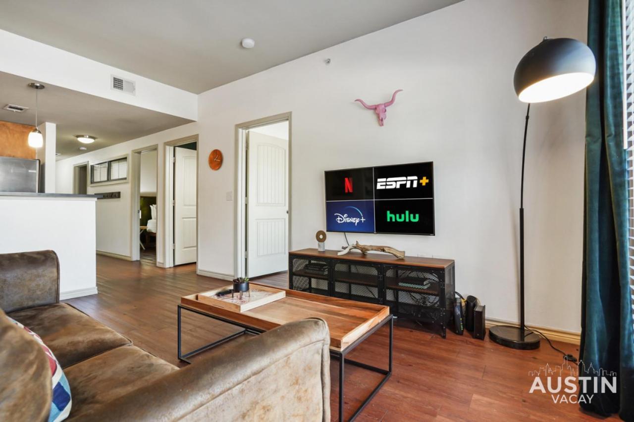 Stylish 4Br With Smart Tv And Free Garage Parking Apartment Austin Exterior photo
