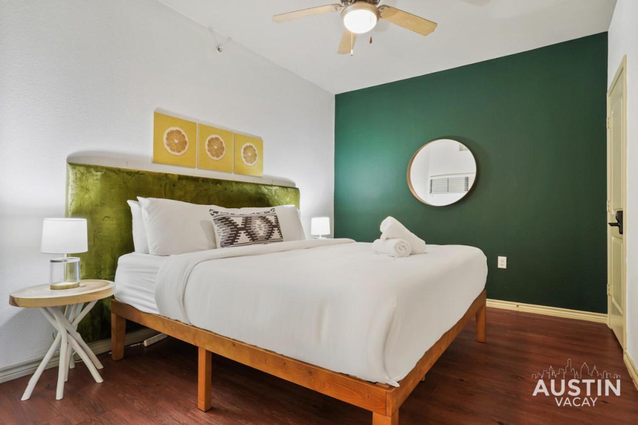 Stylish 4Br With Smart Tv And Free Garage Parking Apartment Austin Exterior photo